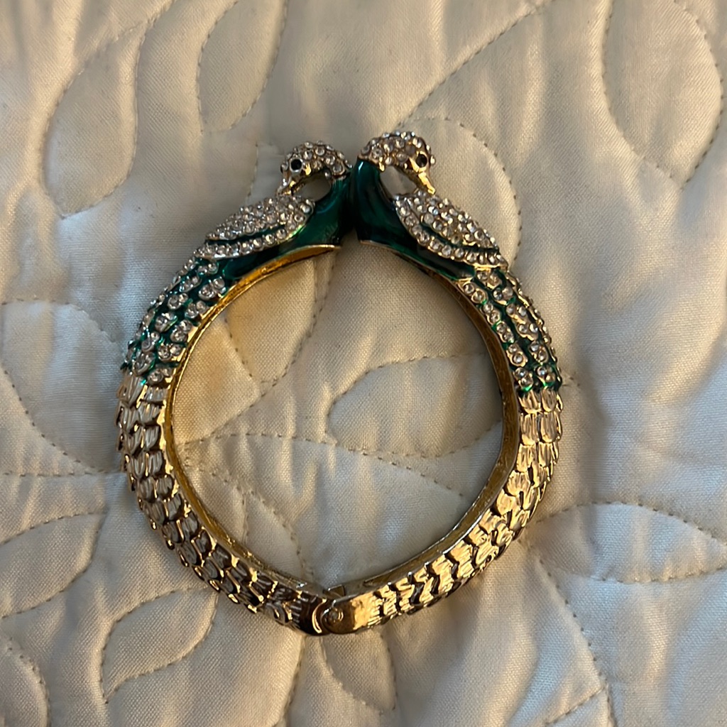 Peacock Clasp Bracelet 25$